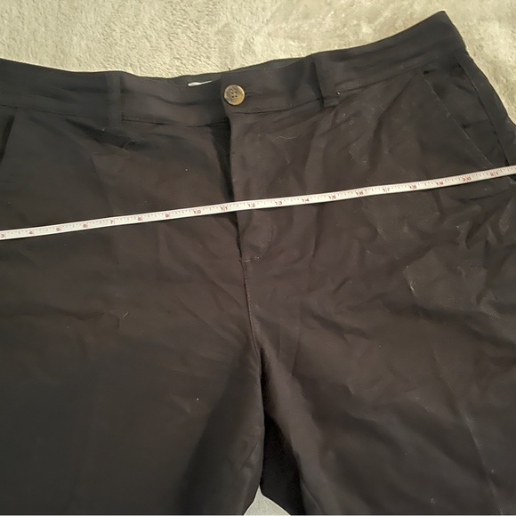 Black shorts old navy everyday short lightweight - Picture 2 of 5